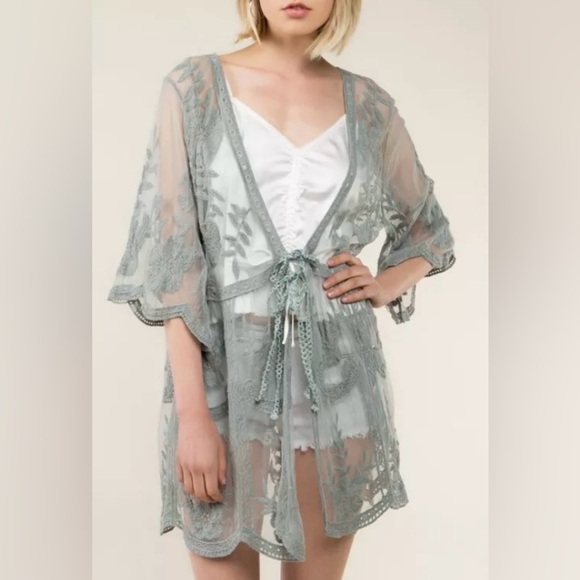 POL Kimono Lace Jacket Beautiful Sheer Lacy Tulle Tie Open Front Gray Size S/M - Picture 1 of 12